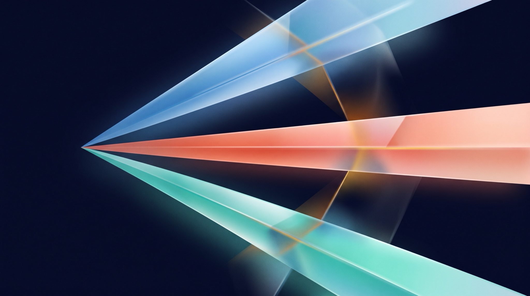 [PROMPT GÉNÉRATION IMAGE] Illustration abstraite, style glossy nocturne et glassmorphism, fond sombre profond en dégradé du bleu marine #080D26 vers le bleu nuit #0D1435, sans texte ni logo. Trois faisceaux lumineux divergents depuis un point central, évoquant des chemins ou des ressources qui se déploient : un faisceau bleu ciel #4AA8D8 (Comprendre), un faisceau corail #E05537 (Évaluer), un faisceau turquoise #52C9B4 (Parler). Rendu premium, halos lumineux doux, effet de verre dépoli, format panoramique en haute résolution.